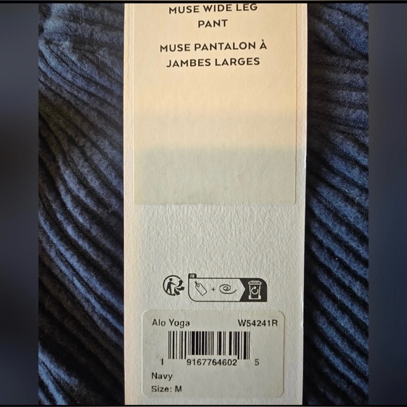 ALO YOGA Muse Wide Leg Pants in Navy Size Medium  NWT - Picture 6 of 7